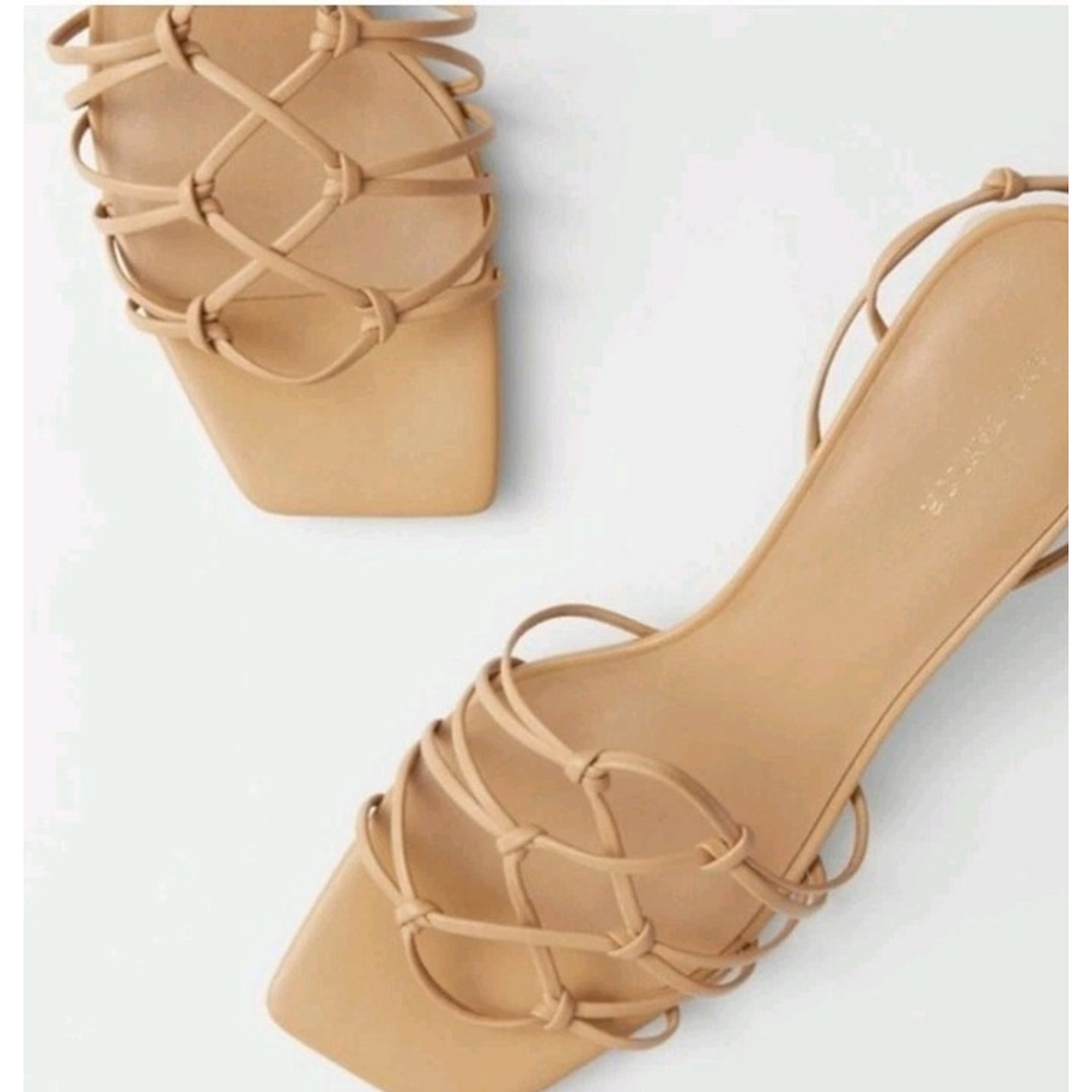 NWOT Ann Taylor Women's Knotted Leather Strappy Sandals Beige Size 8.5 - Picture 2 of 13
